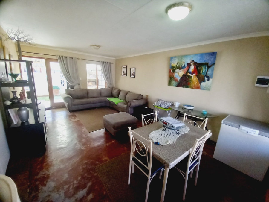 2 Bedroom Property for Sale in Vaalpark Free State
